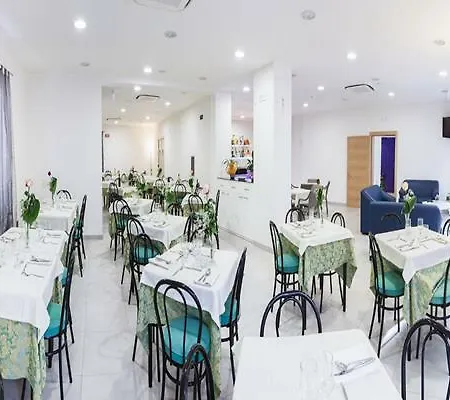 Garden Hotel 3*