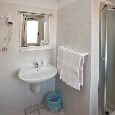 Отель Garden Альба-Адриатика